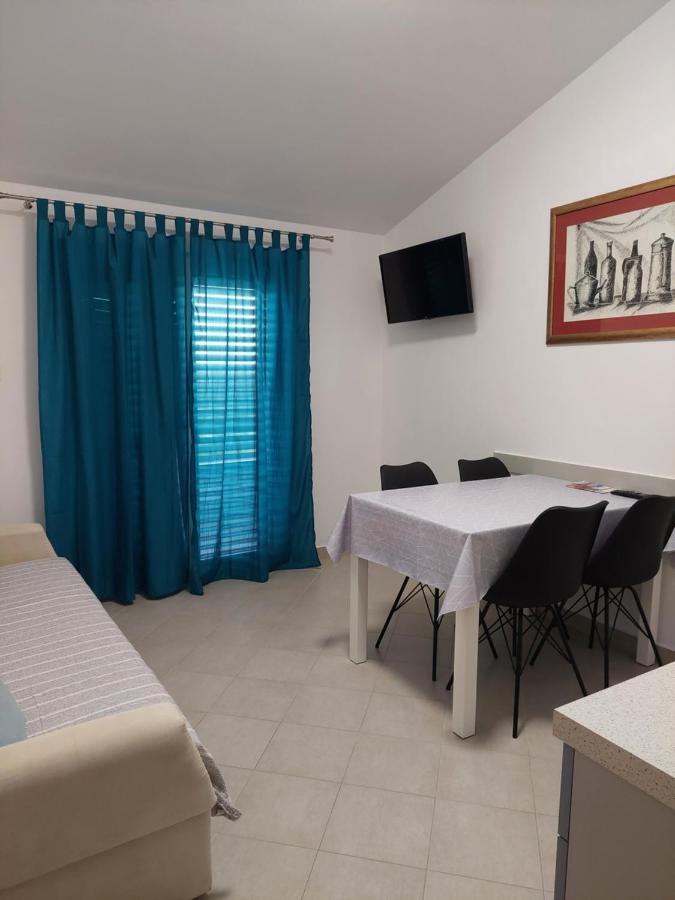 Apartment Roglic Rab Town Bagian luar foto